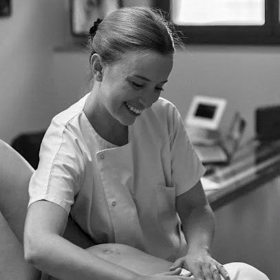 Ostéopathe et consultante en lactation IBCLC, Fanny prend en charge des patients de tout âge.
